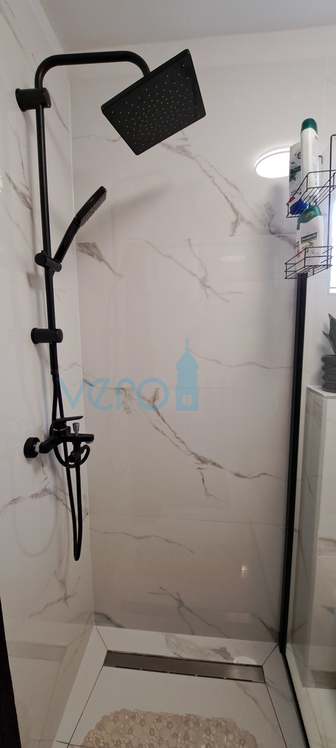 Isola di Krk, Malinska, centro, appartamento moderno al piano terra, giardino, vendita