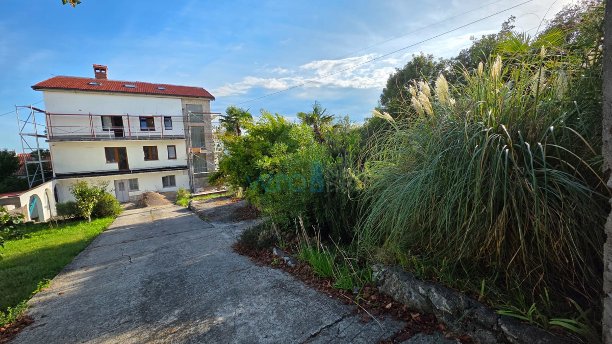 Kastav, Ćikovići, spazioso appartamento bilocale di 105 m2, vista mare, in vendita