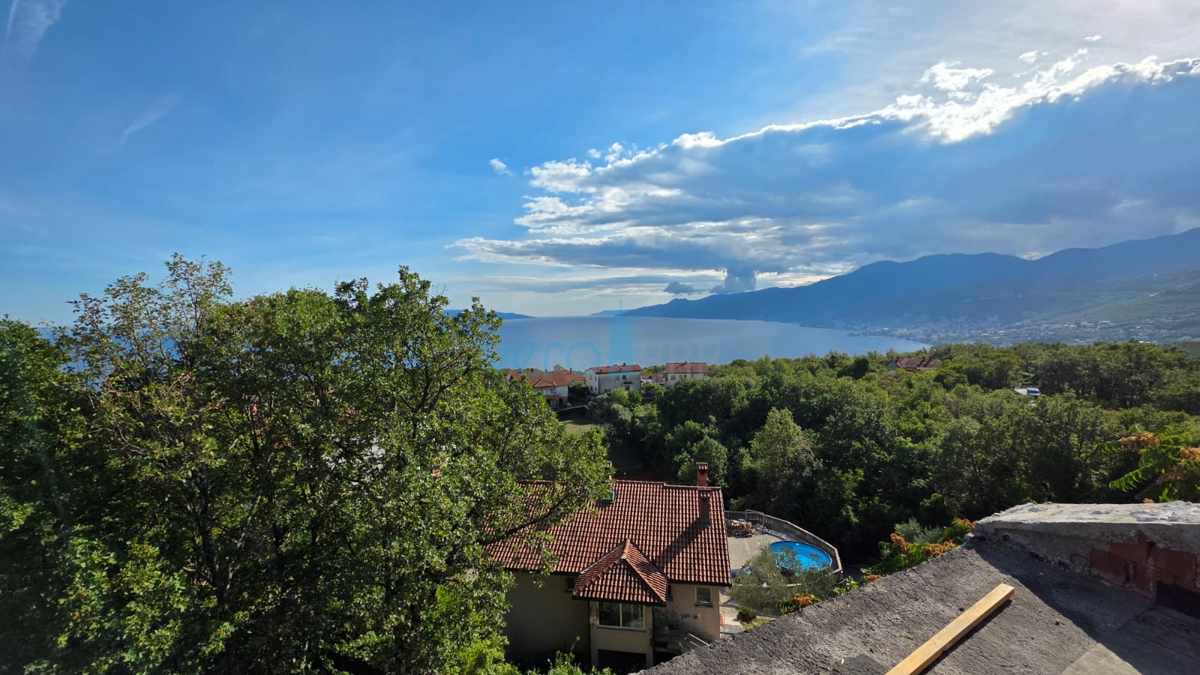 Kastav, Ćikovići, spazioso appartamento bilocale di 105 m2, vista mare, in vendita