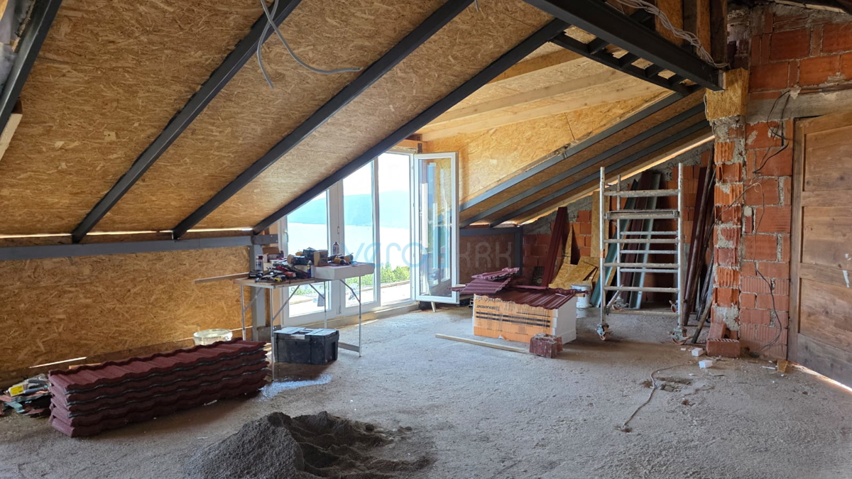 Kastav, Ćikovići, spazioso appartamento bilocale di 105 m2, vista mare, in vendita