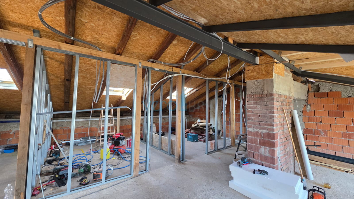 Kastav, Ćikovići, spazioso appartamento bilocale di 105 m2, vista mare, in vendita