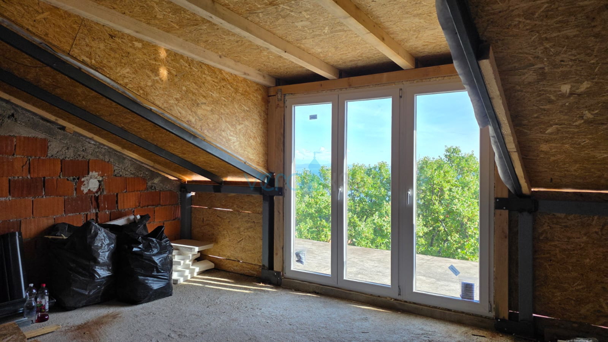 Kastav, Ćikovići, spazioso appartamento bilocale di 105 m2, vista mare, in vendita