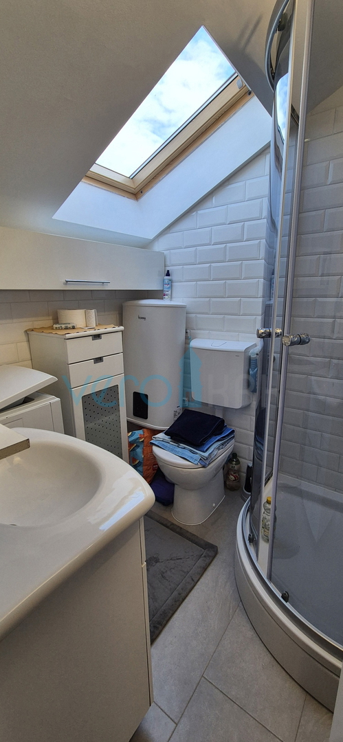 Njivice, isola di Krk, appartamento con una camera da letto con splendida vista mare, vendita