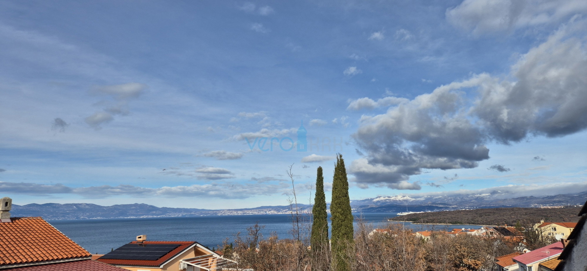 Njivice, isola di Krk, appartamento con una camera da letto con splendida vista mare, vendita