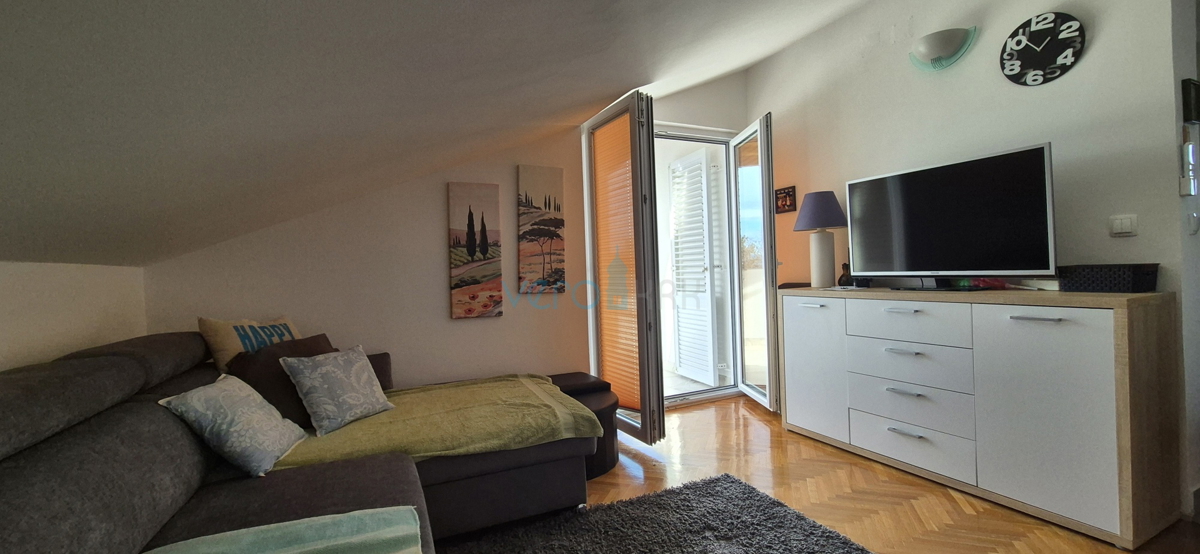 Njivice, isola di Krk, appartamento con una camera da letto con splendida vista mare, vendita