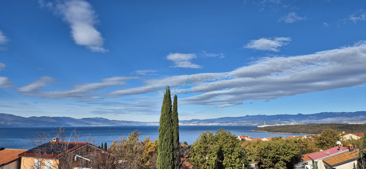 Njivice, isola di Krk, appartamento con una camera da letto con splendida vista mare, vendita