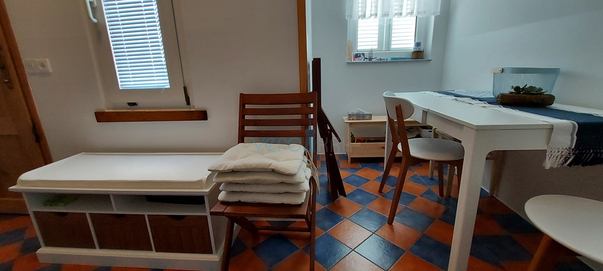 Malinska, zona, appartamento di 28 m2 al piano terra con balcone coperto e vista mare