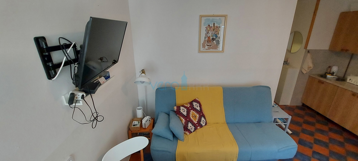 Malinska, zona, appartamento di 28 m2 al piano terra con balcone coperto e vista mare