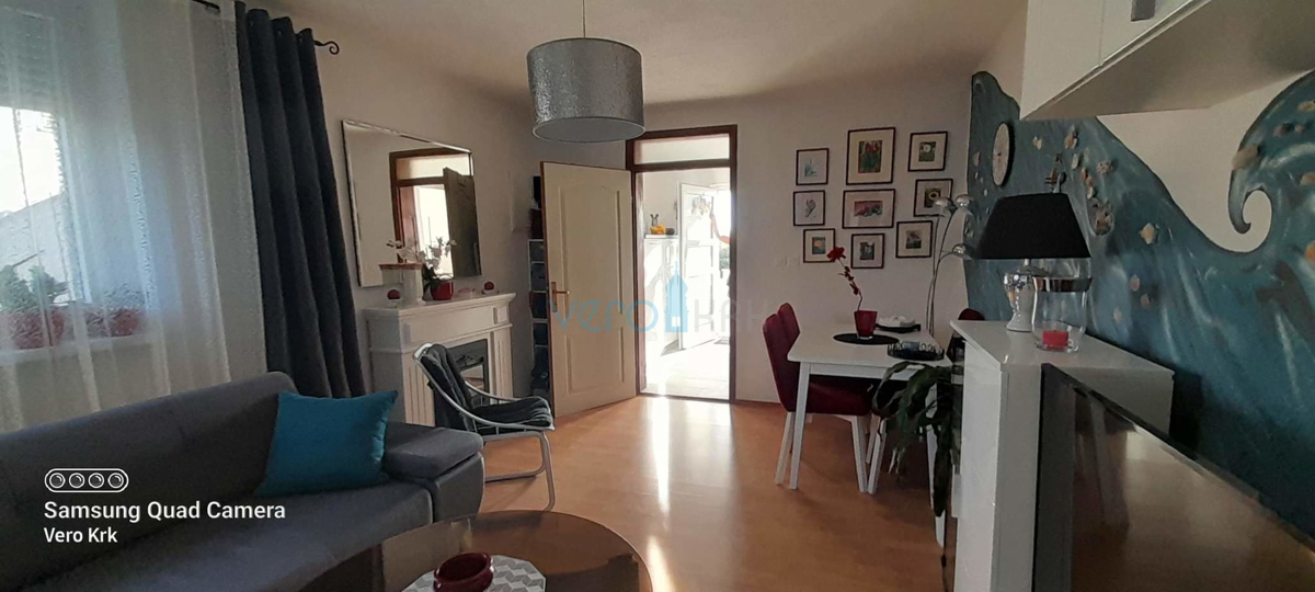 Krk, zona più ampia, appartamento 55m2, giardino 59m2, vista, vendita