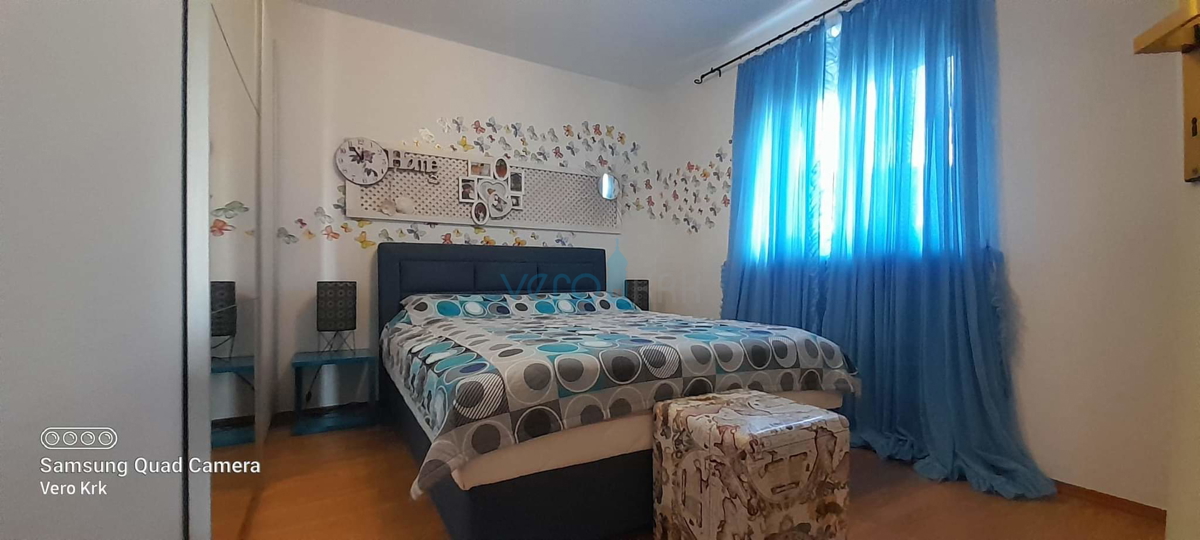 Krk, zona più ampia, appartamento 55m2, giardino 59m2, vista, vendita