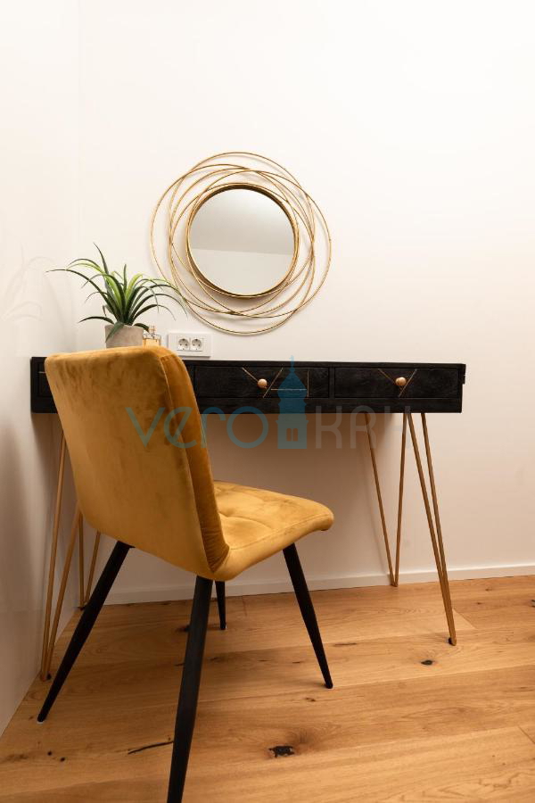 Città di Krk, villa mediterranea con piscina in una posizione privilegiata, in vendita