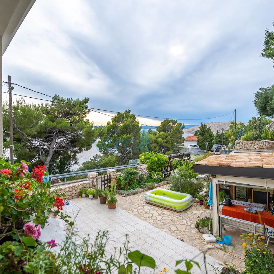 Isola di Krk, Stara Baška, casa indipendente, 4 appartamenti, vista sul mare aperto, in vendita