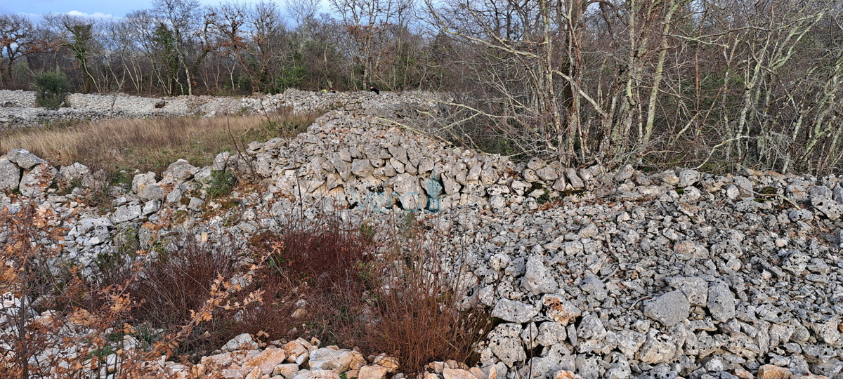 Malinska, terreno edificabile di 851 m2 con vista mare, in vendita