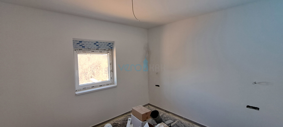 Uvala Soline, isola di Krk, zona, appartamento bilocale al piano terra, giardino, nuova costruzione, in vendita