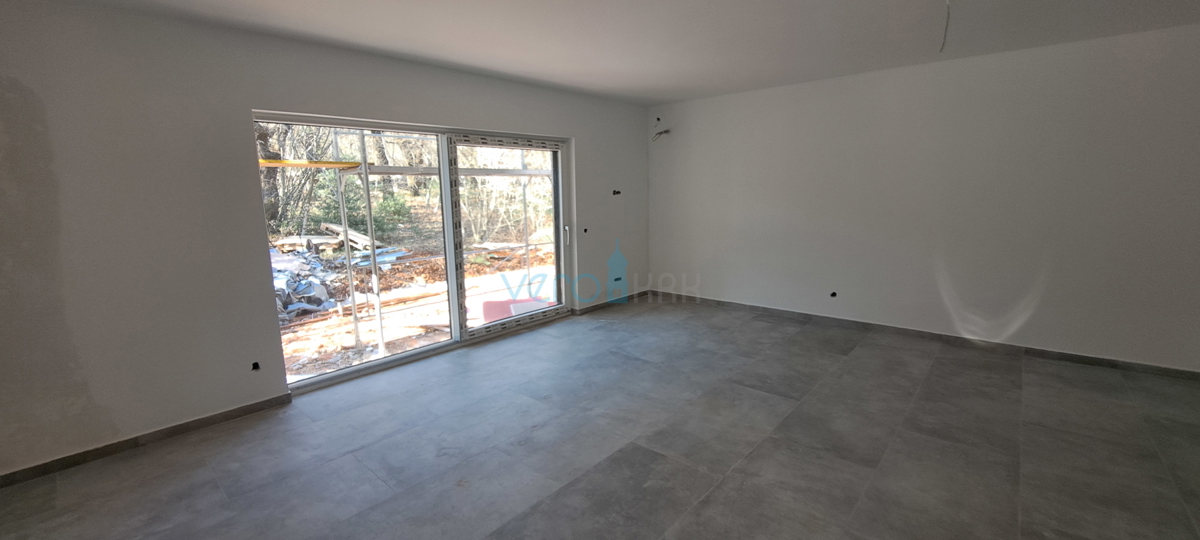 Uvala Soline, isola di Krk, zona, appartamento bilocale al piano terra, giardino, nuova costruzione, in vendita