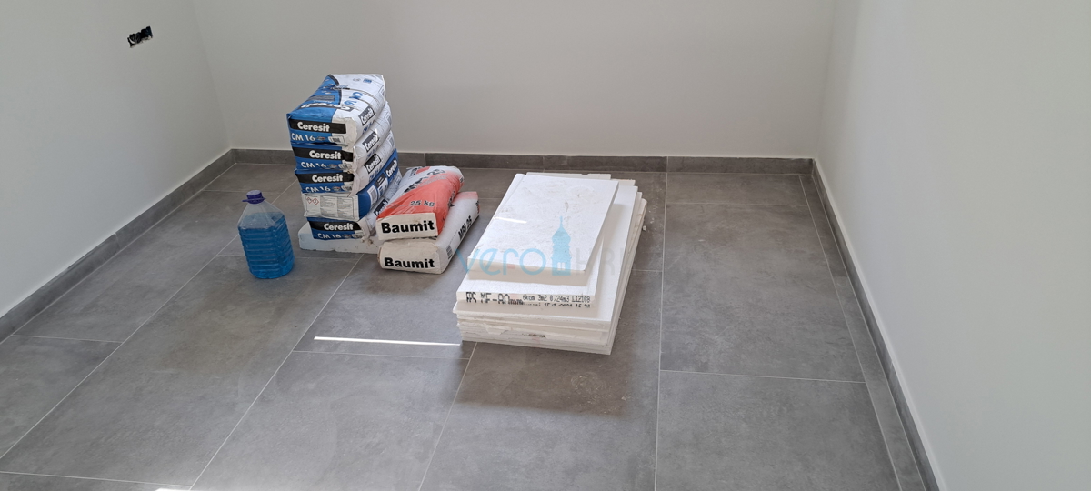 Uvala Soline, isola di Krk, zona, appartamento bilocale al piano terra, giardino, nuova costruzione, in vendita