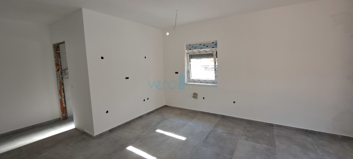 Uvala Soline, isola di Krk, zona, appartamento bilocale al piano terra, giardino, nuova costruzione, in vendita