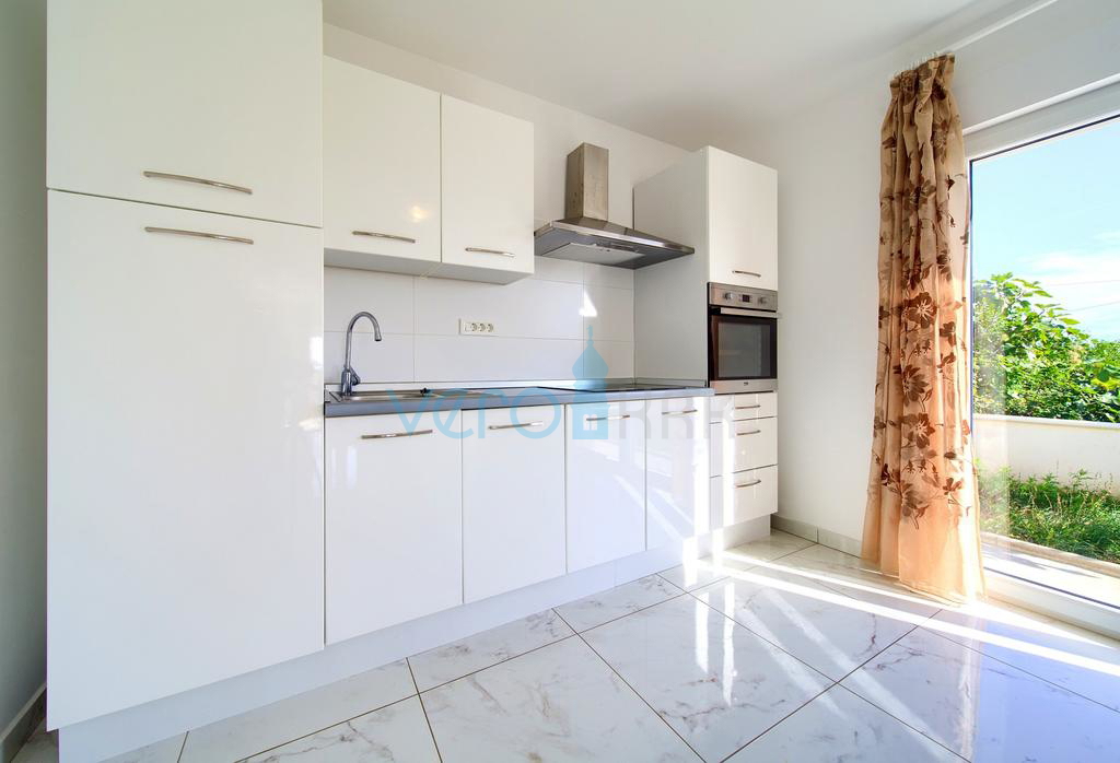 L&apos;isola di Krk, città di Krk, casa indipendente con piscina e vista mare