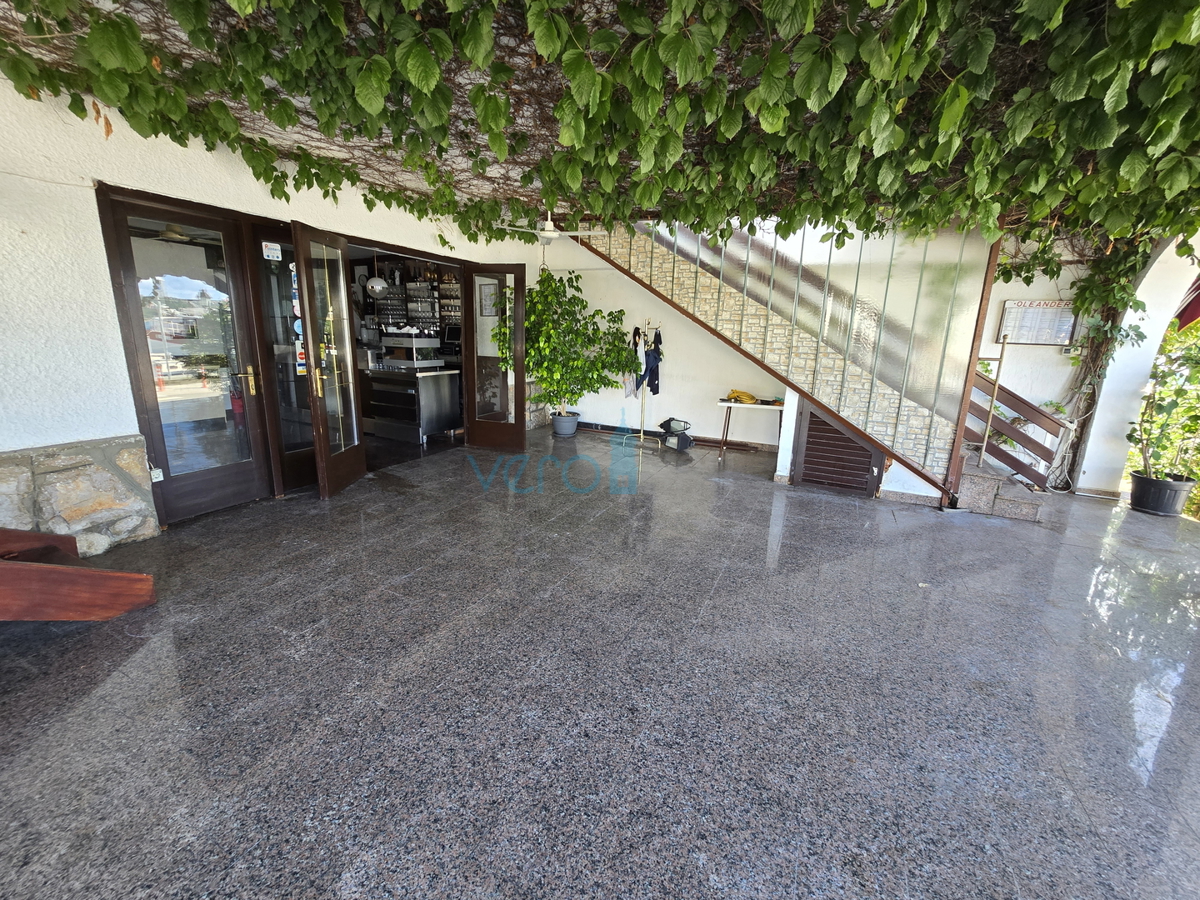 Dobrinj, Klimno, ristorante in prima fila al mare (10m), affitto