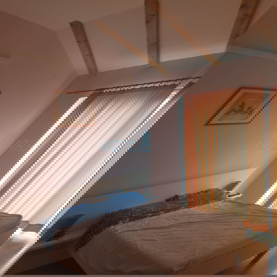 Crikvenica, casa bifamiliare con 3 appartamenti, vista mare, garage, giardino, vendita