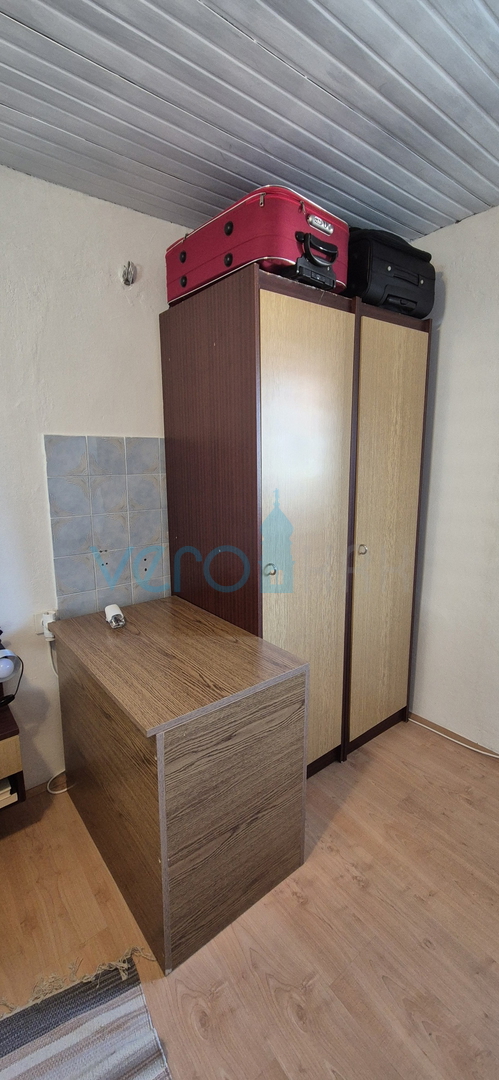 Omišalj, isola di Krk, casa a schiera in pietra, terrazza, vista, vendita