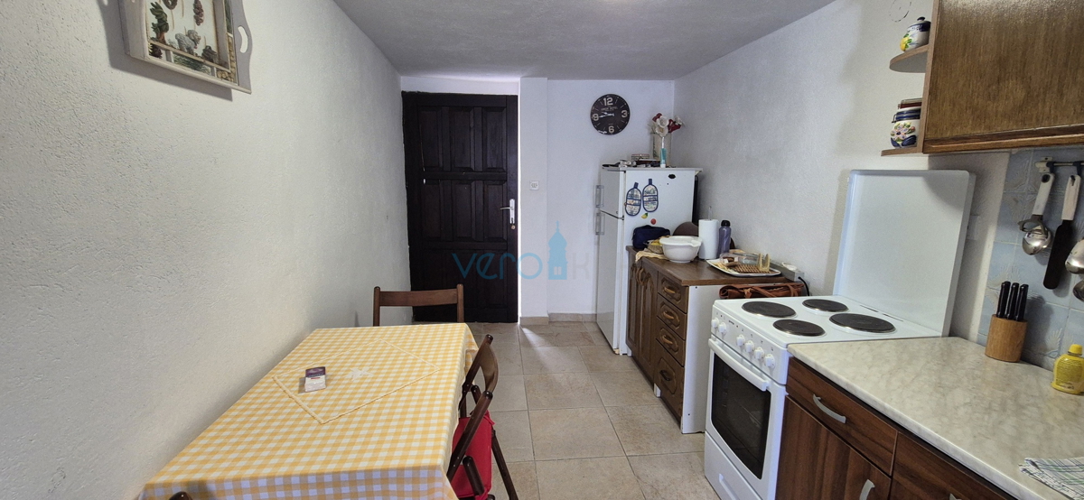 Omišalj, isola di Krk, casa a schiera in pietra, terrazza, vista, vendita