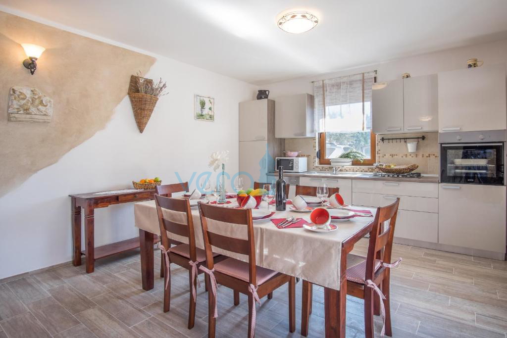 Città di Krk, isola di Krk, area circostante, casa indipendente con due unità, due piscine, vista, vendita