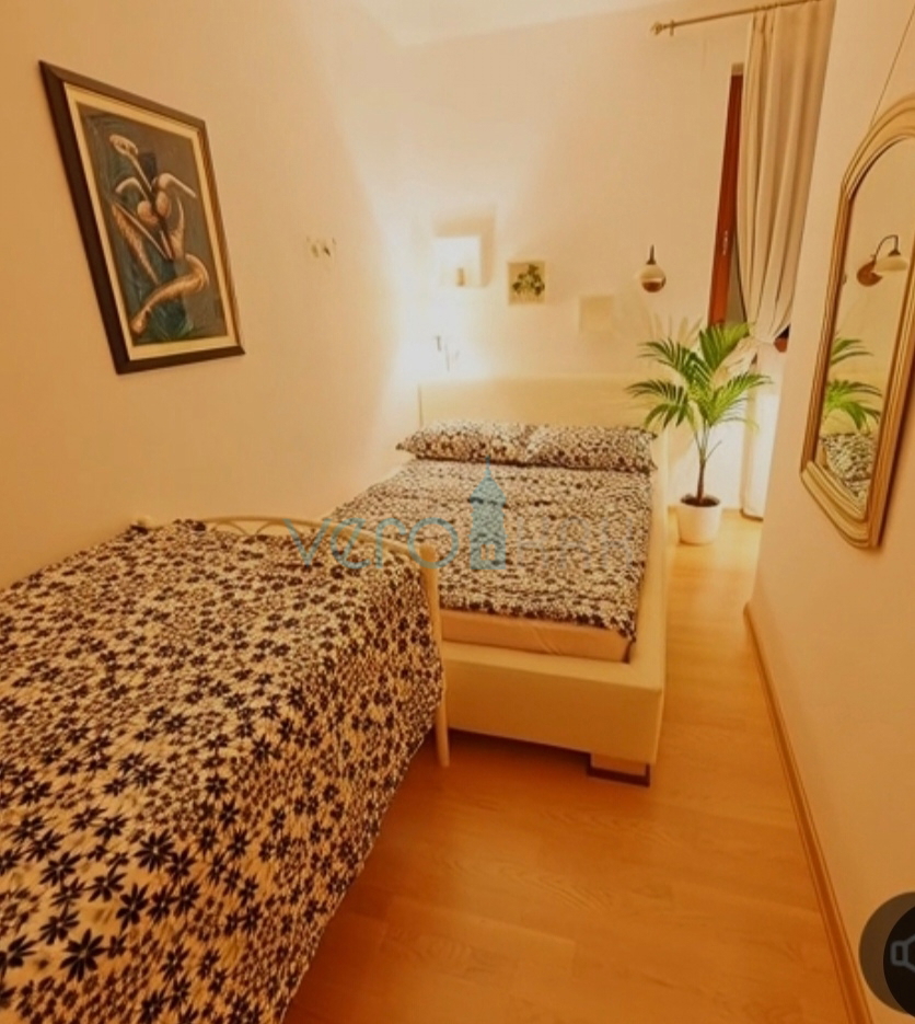 Isola di Krk, Malinska, periferia, appartamento bilocale 72 m2, piano terra, giardino 96 m2, vendita