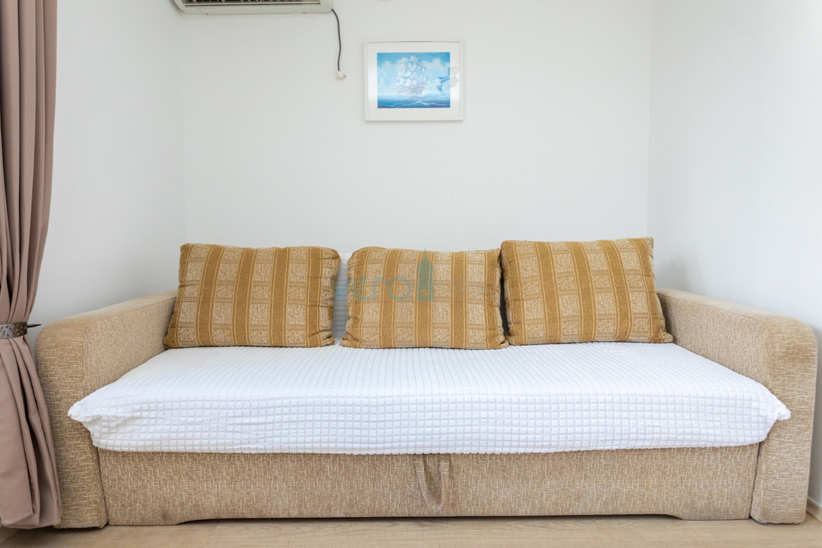 Uvala Soline, isola di Krk, casa bifamiliare con piscina a 100 m dal mare, vendita