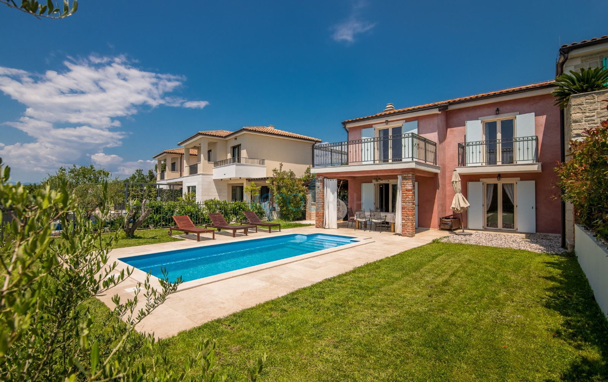 Krk, dintorni, Casa bifamiliare 135m2 con piscina e vista mare, in vendita