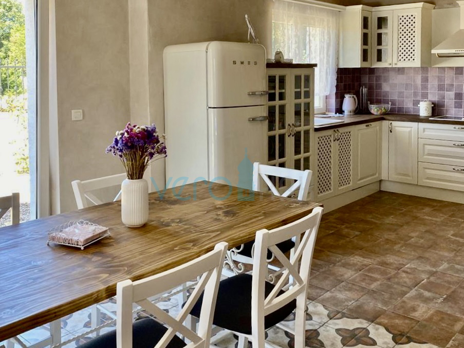 Krk, dintorni, Casa bifamiliare 135m2 con piscina e vista mare, in vendita