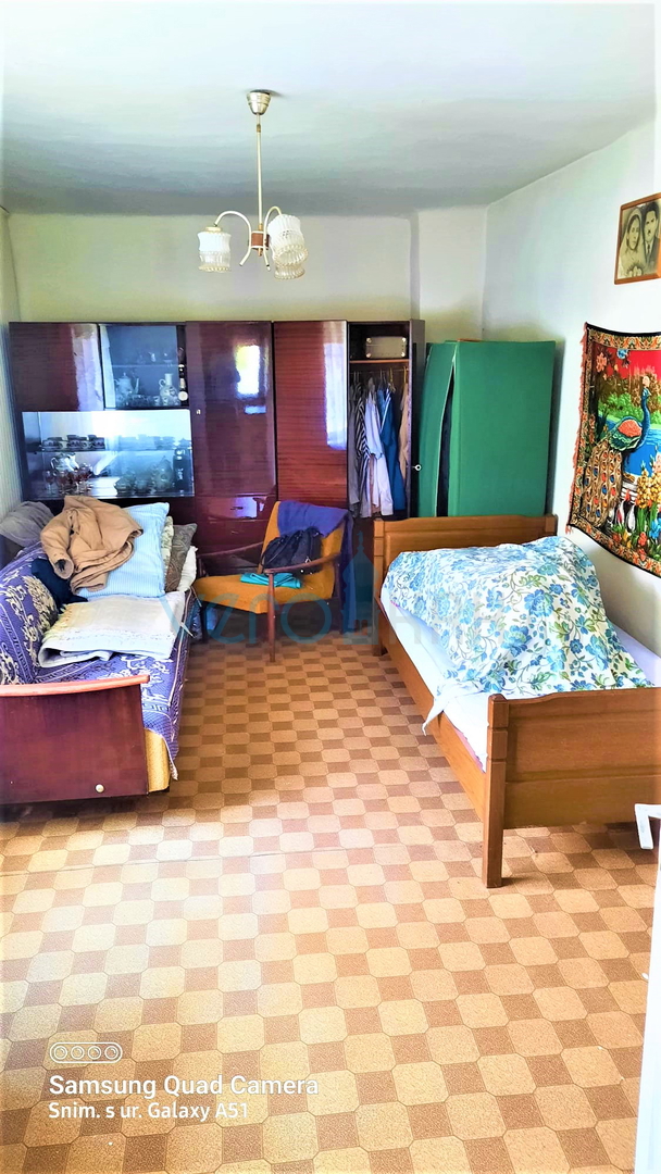 Brod Moravice - casa indipendente con due appartamenti e molto terreno, in vendita