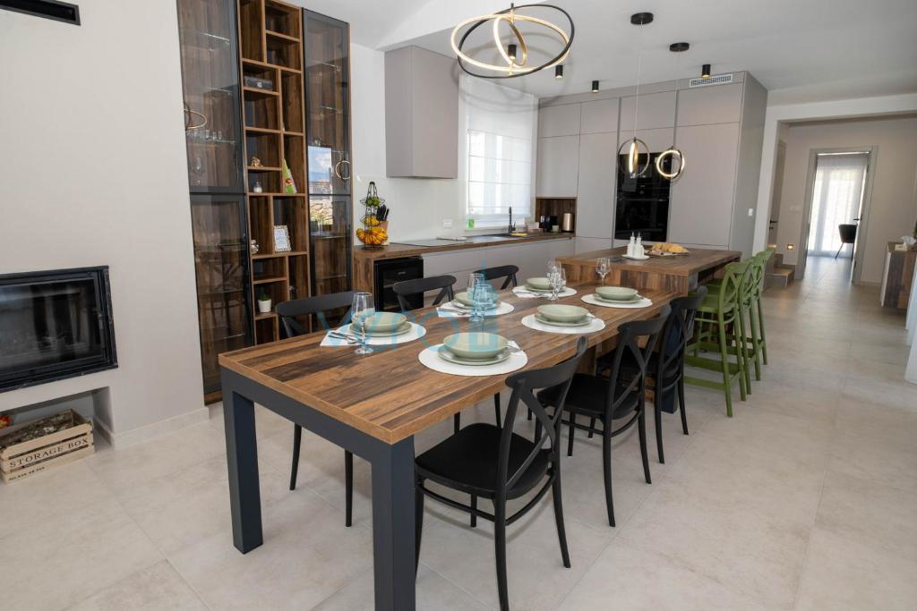 Isola di Krk, Città di Krk, ampio dintorni, moderna casa indipendente, piscina, giardino, vendita