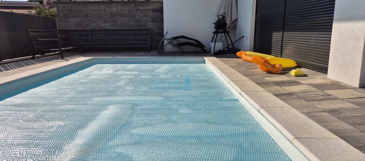 Isola di Krk, Malinska, moderna villa indipendente di nuova costruzione, vista, piscina, vendita