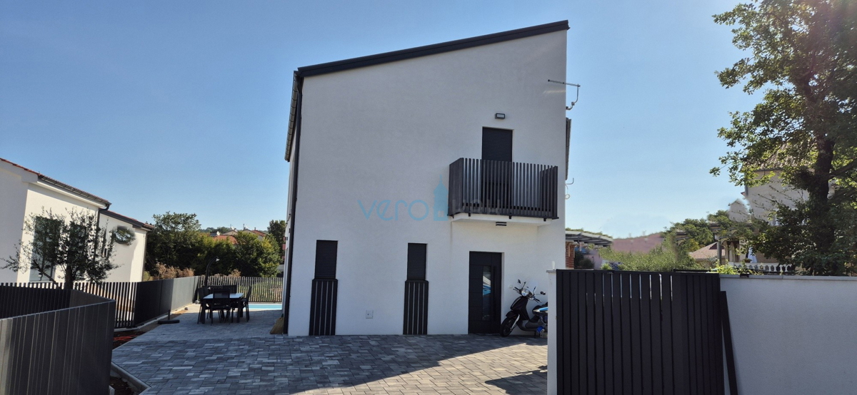 Isola di Krk, Malinska, moderna villa indipendente di nuova costruzione, vista, piscina, vendita