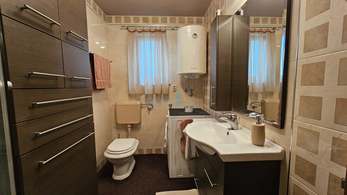 Njivice, isola di Krk, appartamento bilocale di 68 m2, con vista aperta sul mare, in vendita