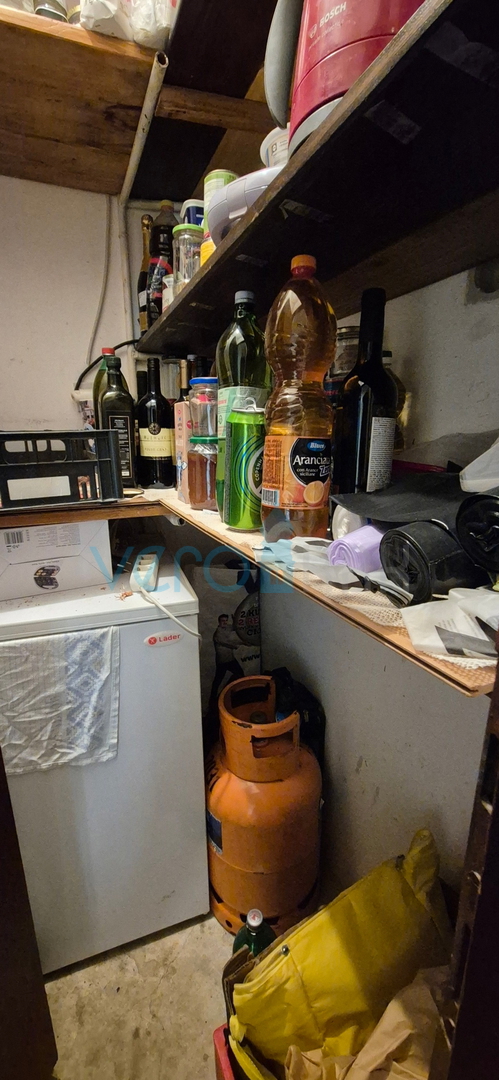 Città di Krk, isola di Krk, casa bifamiliare con 3 appartamenti, vista, giardino, vendita