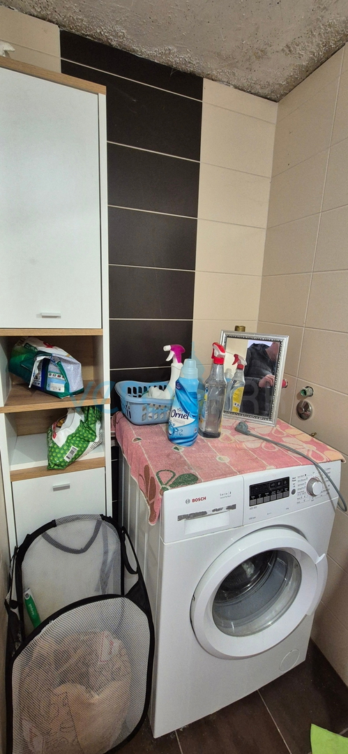 Città di Krk, isola di Krk, casa bifamiliare con 3 appartamenti, vista, giardino, vendita