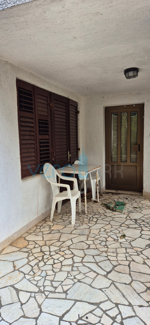 Città di Krk, isola di Krk, casa bifamiliare con 3 appartamenti, vista, giardino, vendita