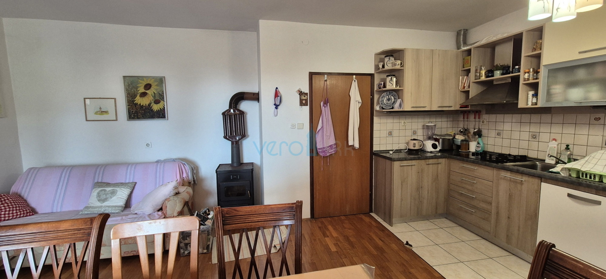 Città di Krk, isola di Krk, casa bifamiliare con 3 appartamenti, vista, giardino, vendita