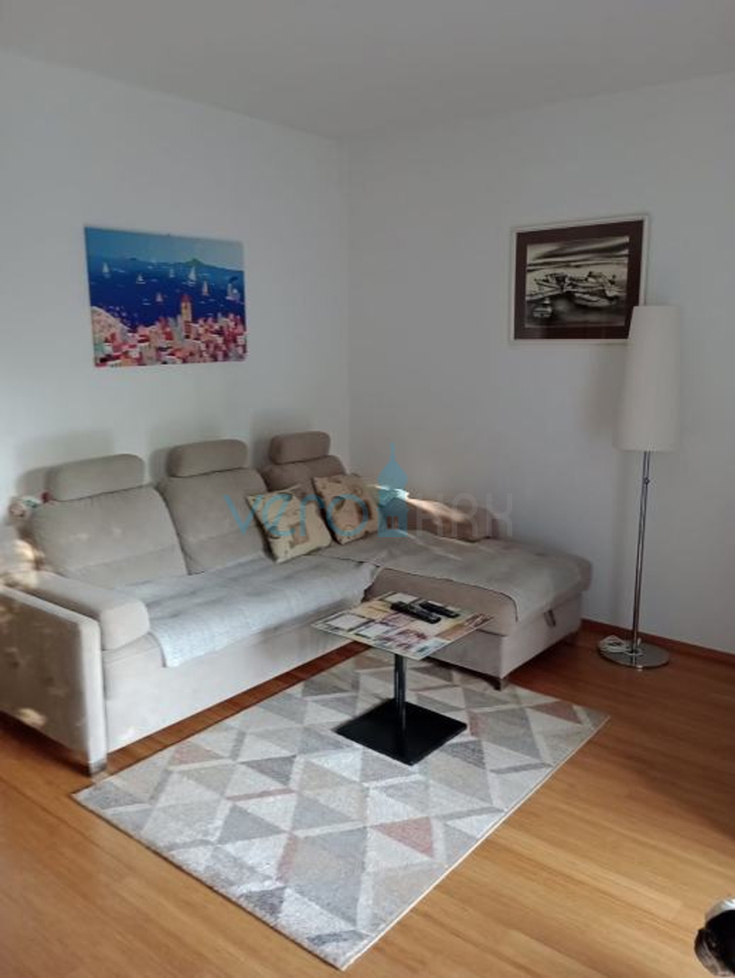 Šilo, isola di Krk, appartamento bilocale al piano terra, giardino 138 m2, vendita