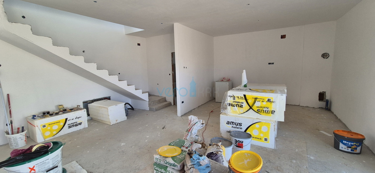 Malinska, isola di Krk, casa bifamiliare, piscina, nuova costruzione, giardino, vista