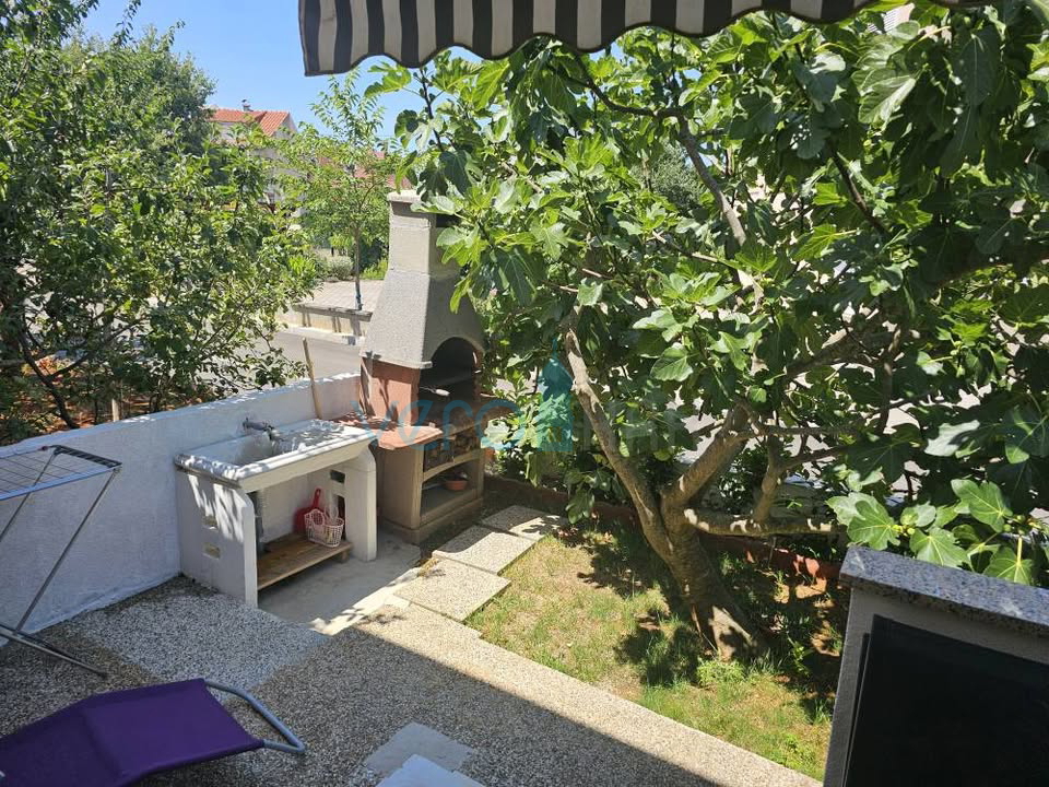 Isola di Krk, Njivice, appartamento bilocale con terrazza, superficie totale 72,46 m2, vista mare, in vendita