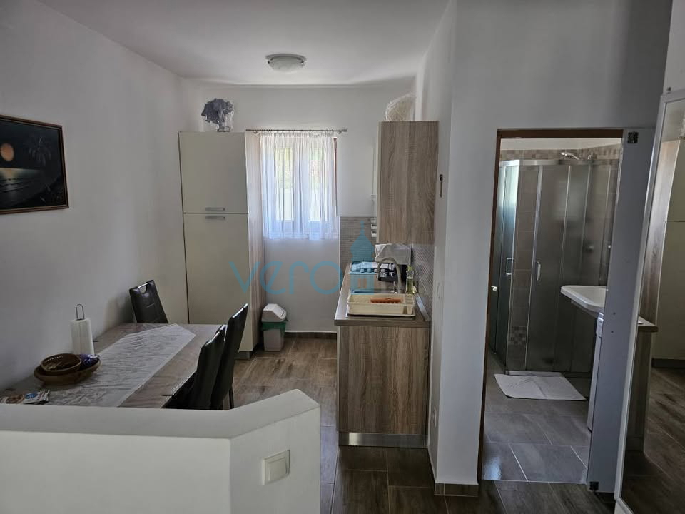 Isola di Krk, Njivice, appartamento bilocale con terrazza, superficie totale 72,46 m2, vista mare, in vendita