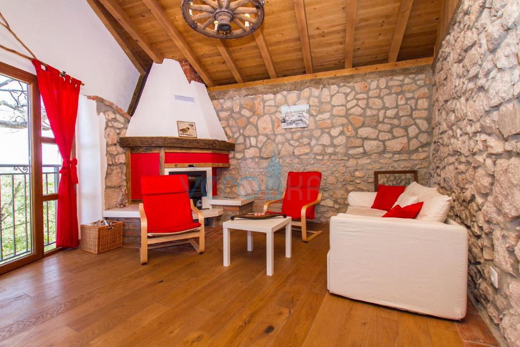 Opatija, Brseč, villa autoctona con vista aperta, in vendita