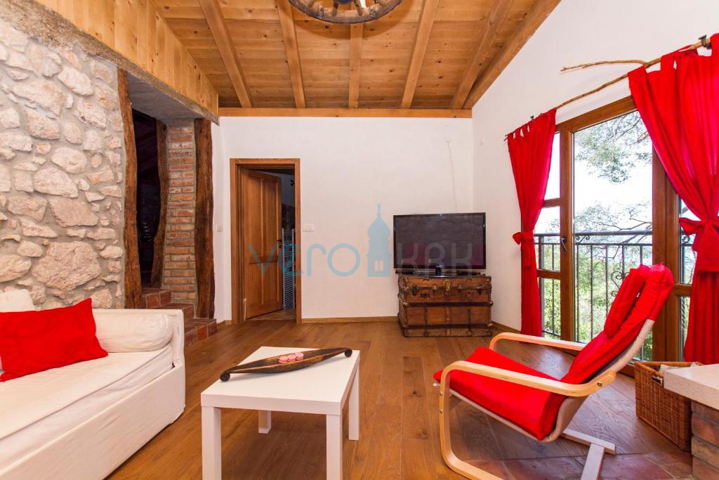 Opatija, Brseč, villa autoctona con vista aperta, in vendita