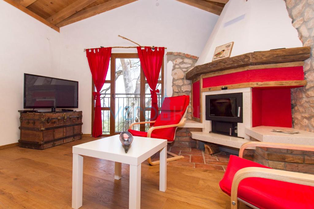 Opatija, Brseč, villa autoctona con vista aperta, in vendita