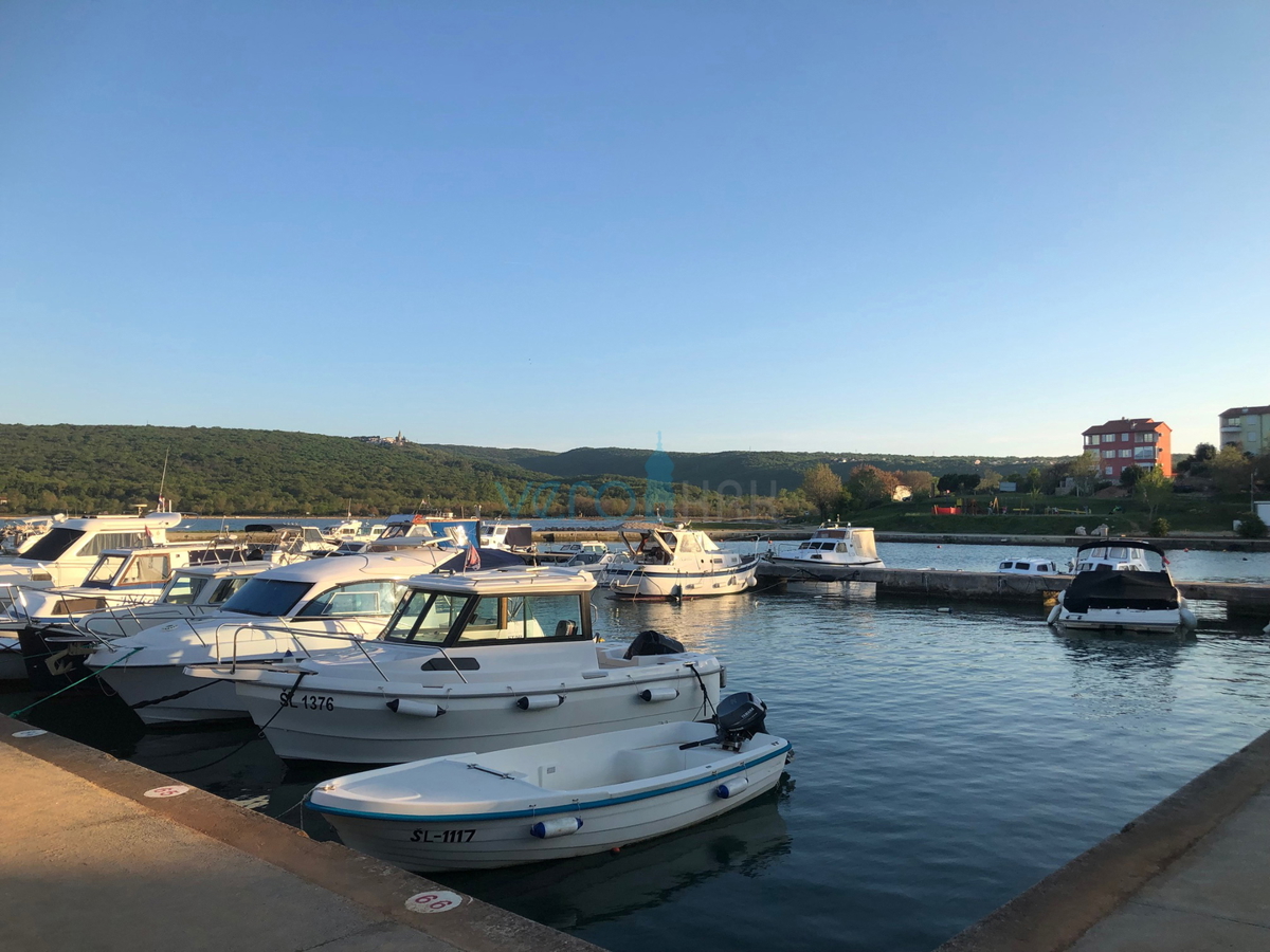 Čižići, isola di Krk, appartamento su due livelli di 83 m2 con vista mare, vendita, affitto