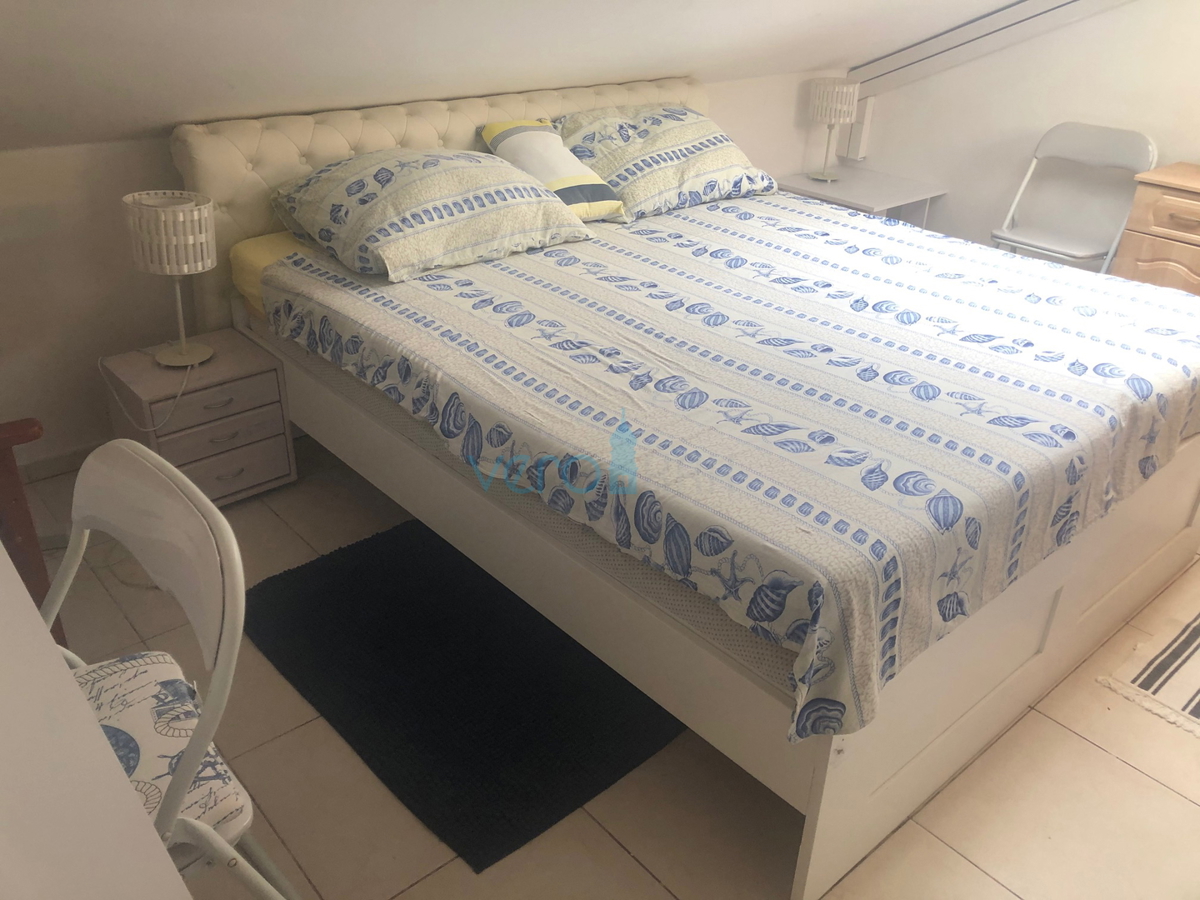 Čižići, isola di Krk, appartamento su due livelli di 83 m2 con vista mare, vendita, affitto