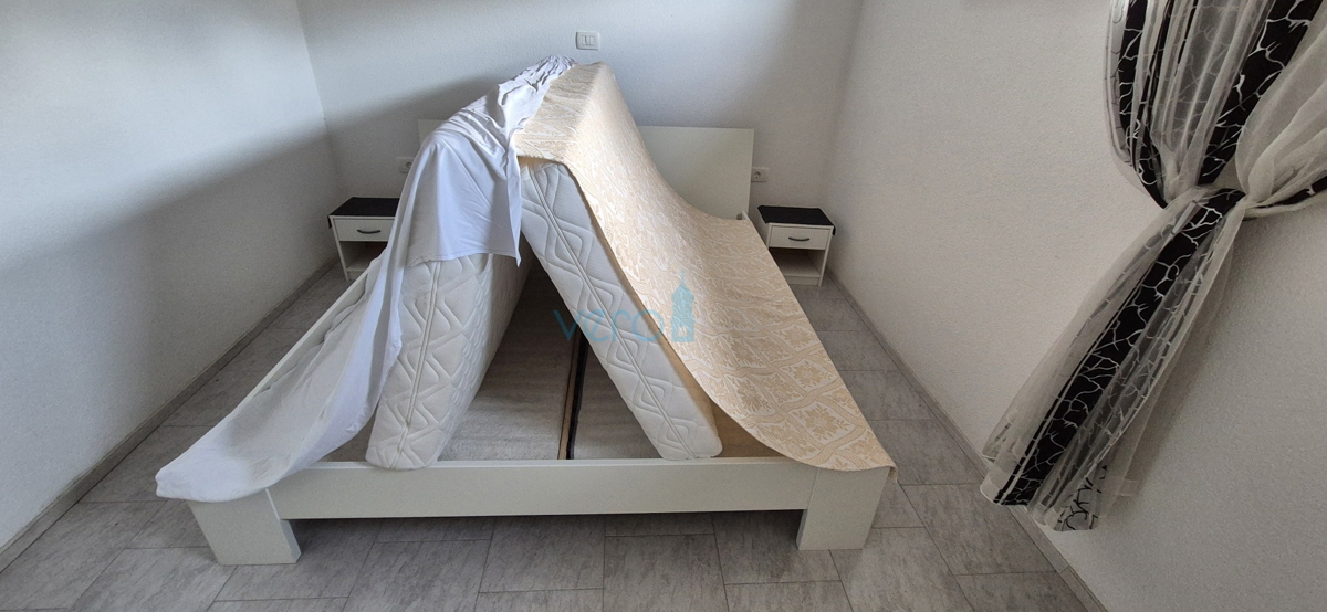 Istra, Buje, periferia, villetta indipendente al piano terra al confine della zona edificabile, vendita